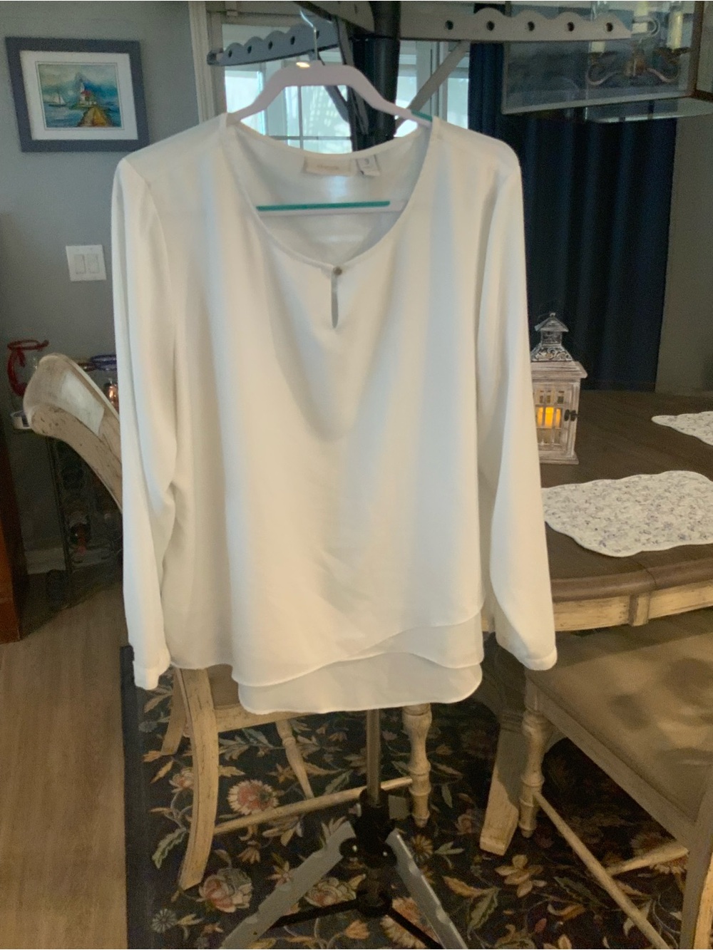 Chico’s Size 3 Women’s Cream Long-Sleeve Keyhole Blouse